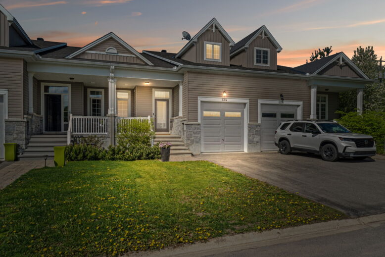 224 Oxford Street West - $619,000