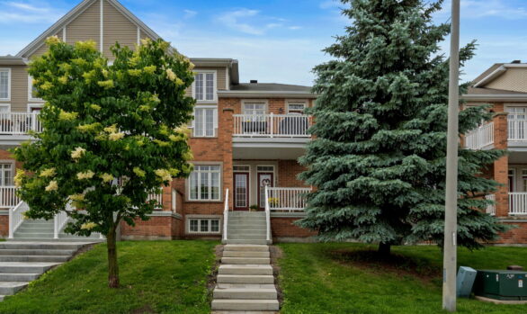 362 Royal Fern Way - $389,900