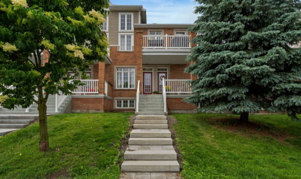 362 Royal Fern Way - $389,900