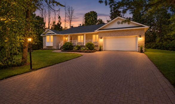 8 Black Walnut Rd - $599,000
